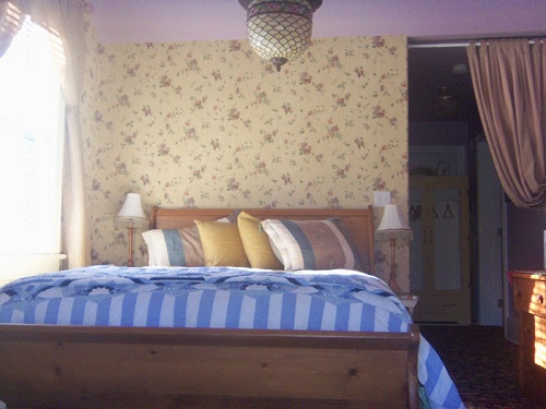Bedroom at the CPR House Bed & Breakfast